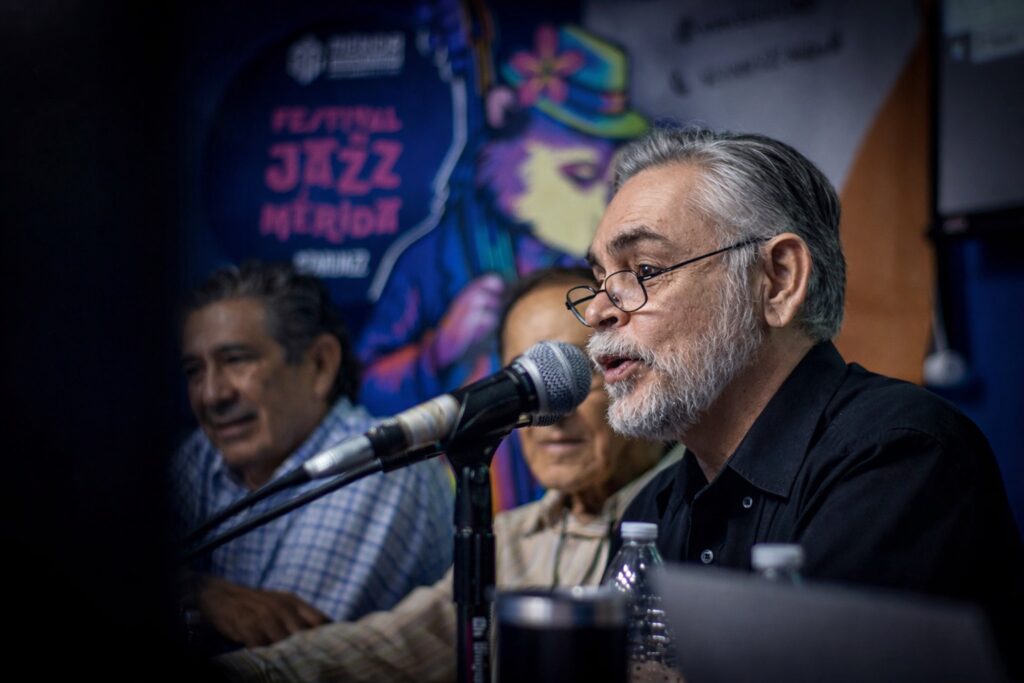 Emmanuel Mora conversatorio