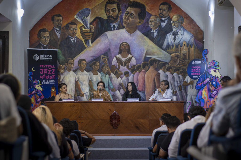 San Cuevas y Elizabeth Meza conversatorio