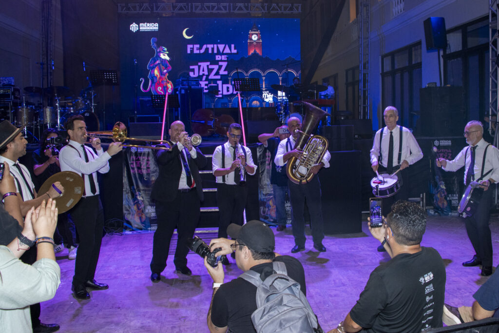 Hot Jazz Society